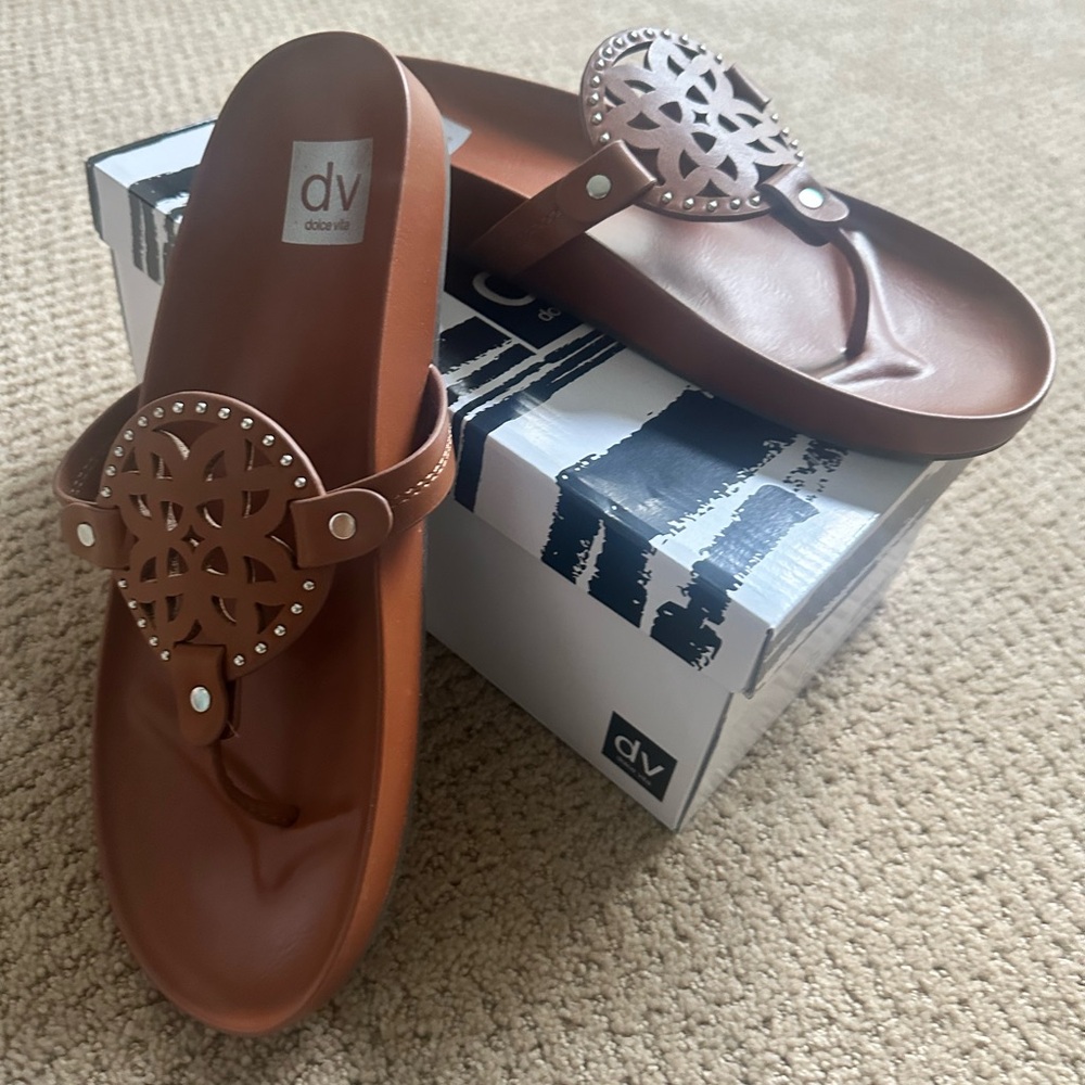 Ladies Dolce Vita sandal size 10